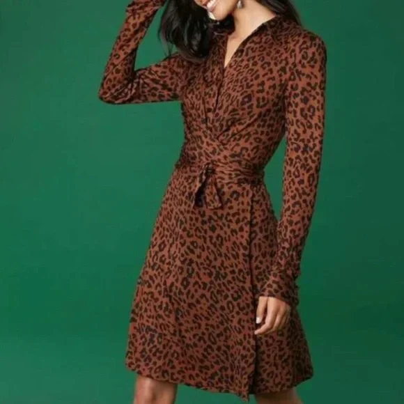 DVF  Silk Jersey Leopard Wrap Dress XS / 0 – Classic DVF Animal Print - Picture 3 of 5